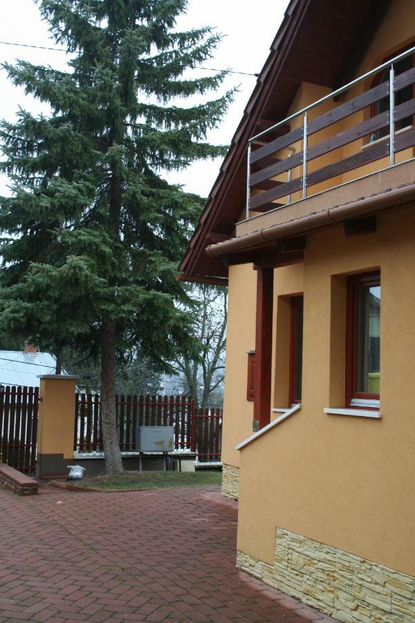 Treasure Deluxe House Apartamento Miskolc Exterior foto